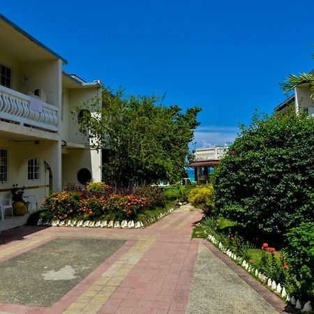 Foote Prints On The Sands Hotel Негрил Экстерьер фото