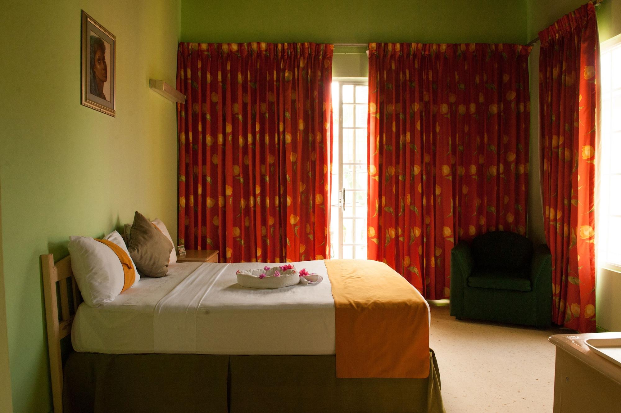 Foote Prints On The Sands Hotel Негрил Экстерьер фото