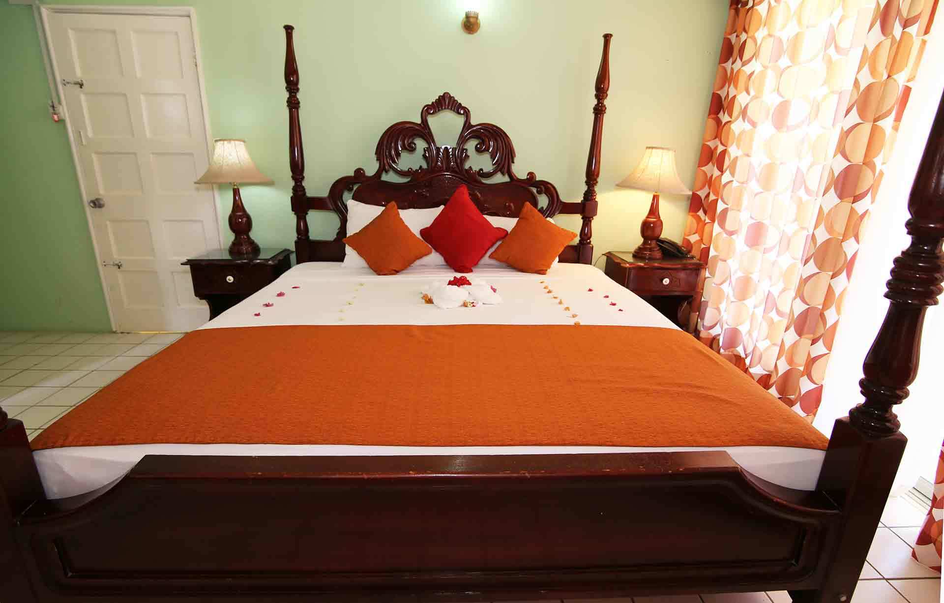 Foote Prints On The Sands Hotel Негрил Экстерьер фото